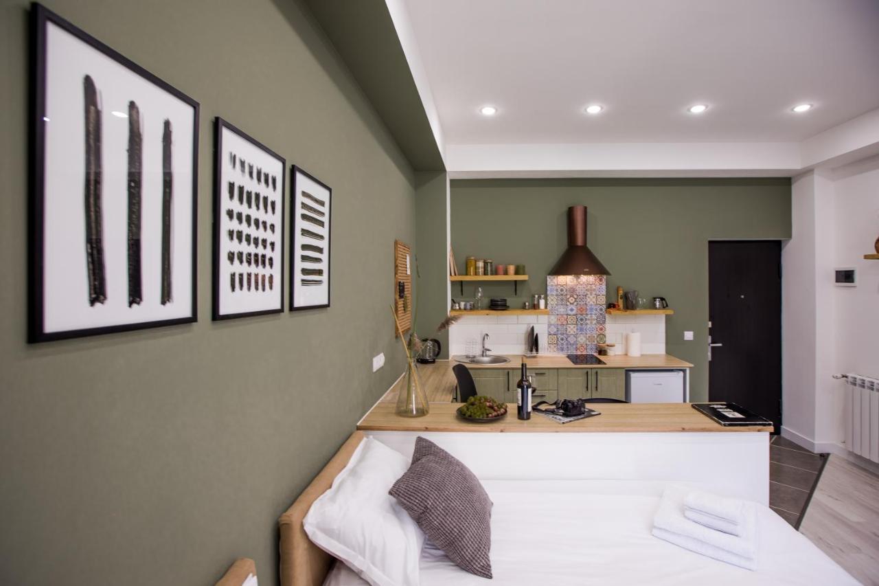 Hotelise I Bells-Of-Ireland Apartment Єреван Екстер'єр фото